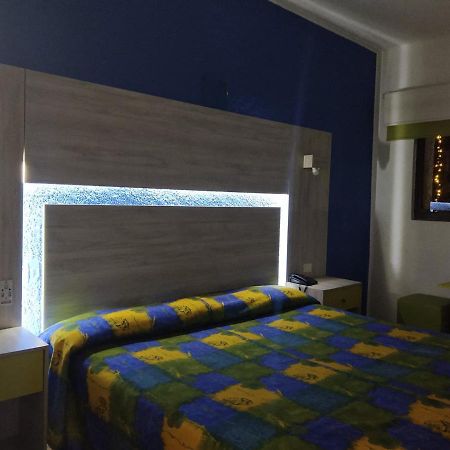 Hotel Gilbert เม็กซิโกซิตี้ ภายนอก รูปภาพ