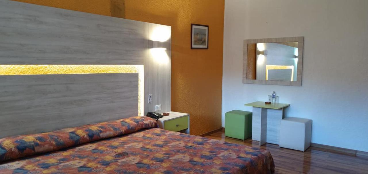 Hotel Gilbert เม็กซิโกซิตี้ ภายนอก รูปภาพ